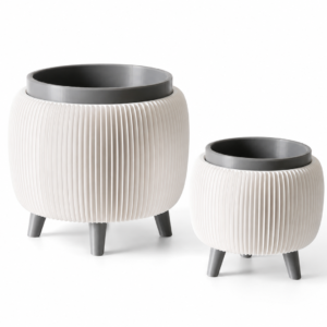 Planter on Legs - Small - Image 2