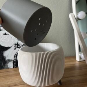 Planter on Legs - Small - Image 4